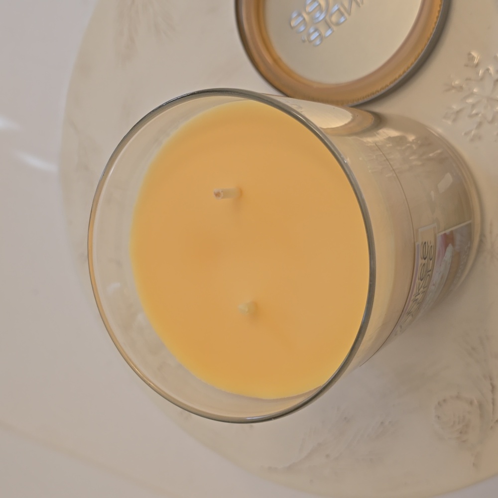 New Yankee Candle Vanilla Cupcake Dual Wick Tumbler 22 oz - Picture 7 of 10